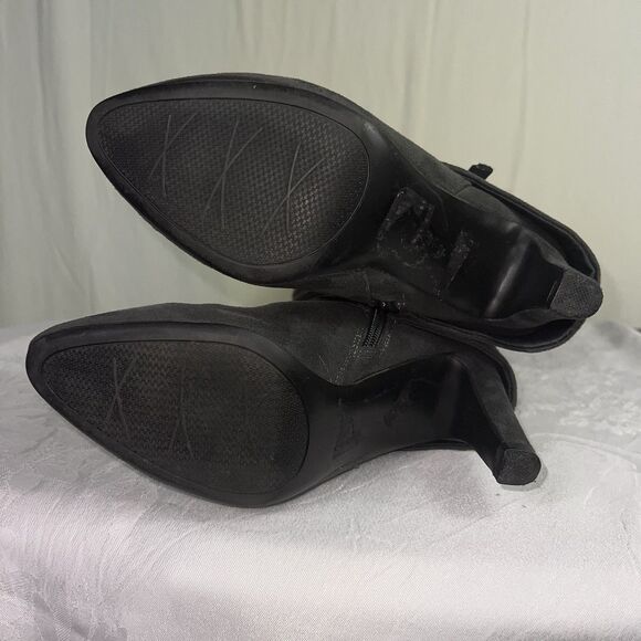 Coach & Four Womens GraySuede Mid-Calf Boots Size 6 With Hexagonal Buckle Detai - Picture 8 of 13